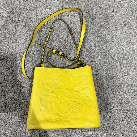 Patricia Nash Ledra Yellow Tooled Leather Bucket Bag  Chain Strap Crossbody - Picture 2 of 12